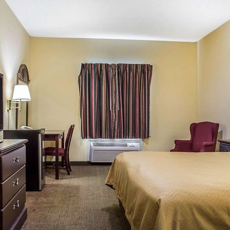 Econo Lodge & Suites Airport North Syracuse Exterior foto